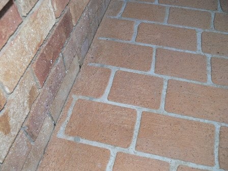 Inconspicuous drill holes